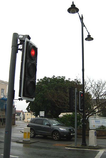 File:Traffic lights in St.Helier Jersey - Coppermine - 18269.jpg
