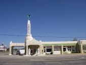 20170919-1740 - Conoco Filling Station, Shamrock, Texas 35.226666N 100.2490927W.jpg