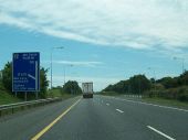 The south-bound carriageway of the M1 at Shamrock Hill - Geograph - 3522188.jpg