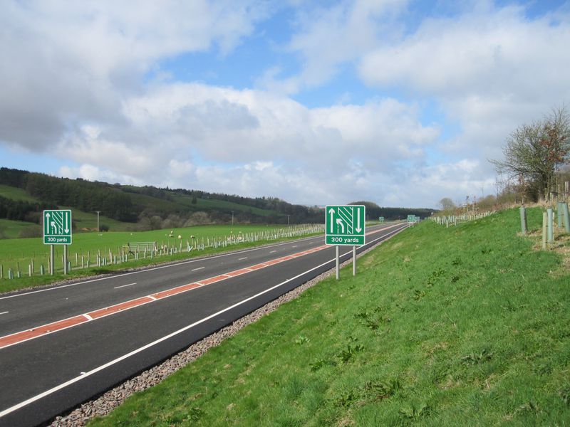 File:A76 Mennock WS2+1 merge sign.jpg