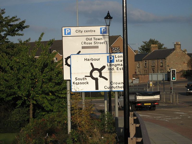 File:Inverness car park signs - Coppermine - 8526.jpg