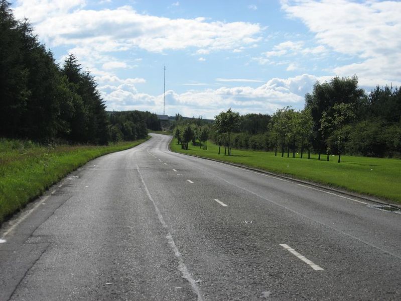 File:Old A8 (B7066) West of Harthill looking West - Coppermine - 14205.JPG