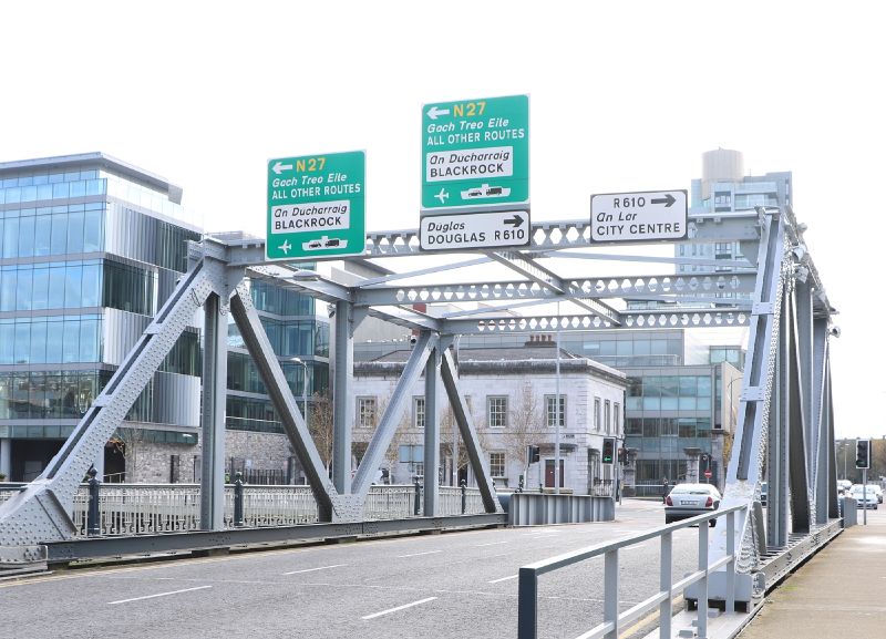 File:Clontarf Bridge road signs.jpg