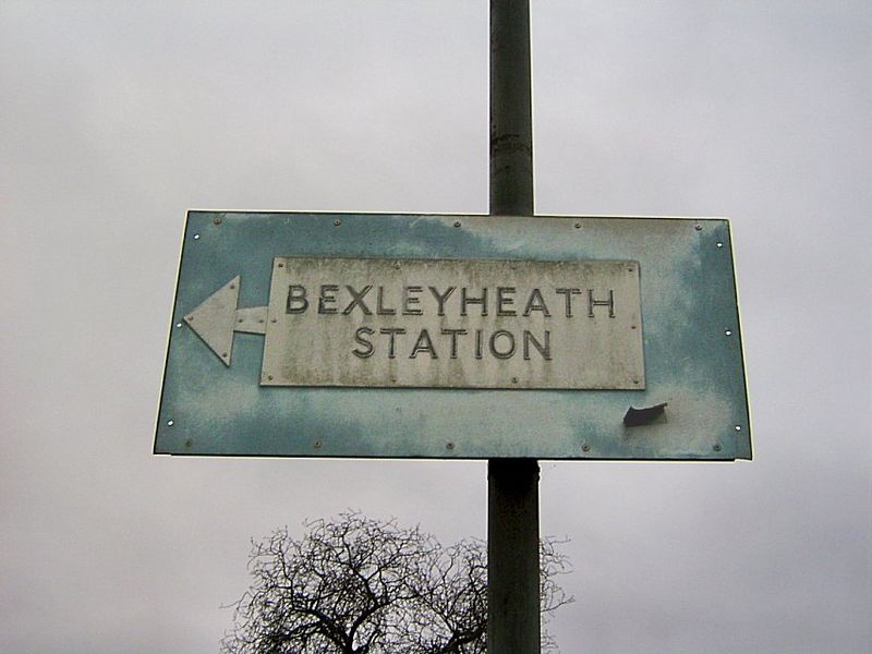 File:Bexleyheath Station (A207) Sign - Coppermine - 934.JPG