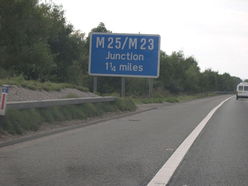 File:Sign for M23-M25 junction - Coppermine - 3720.jpg