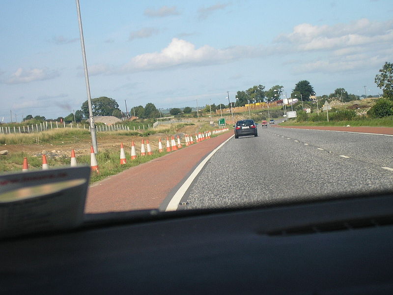 File:A1 Northbound-replacement motorway type road to left - Coppermine - 20037.JPG
