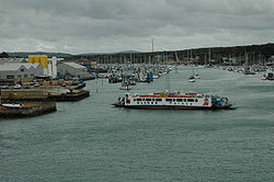 Cowes Floating Bridge and the Medina - Geograph - 1708855.jpg