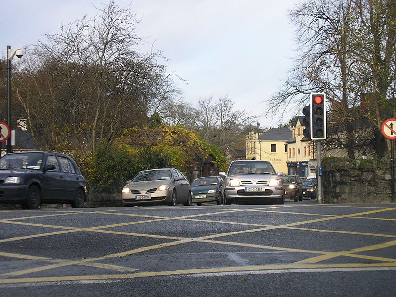 File:Traffic lights in Lucan - Coppermine - 16099.JPG