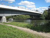 A4130 road bridge across the Thames - Geograph - 950144.jpg