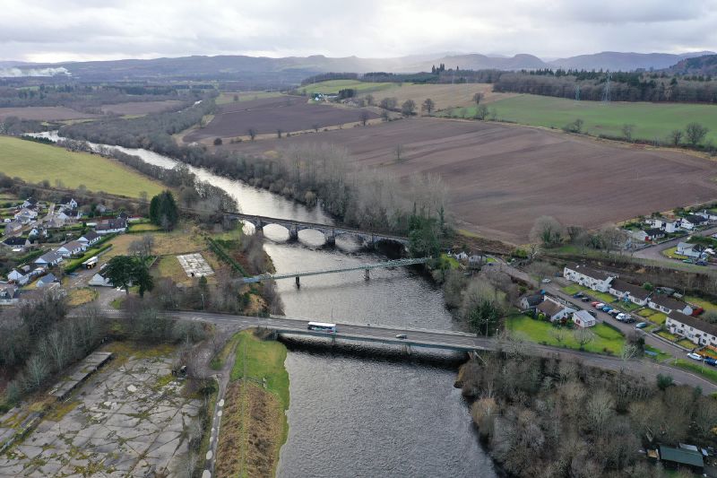 File:A862 Conon Bridge - three bridges aerial from East.jpg