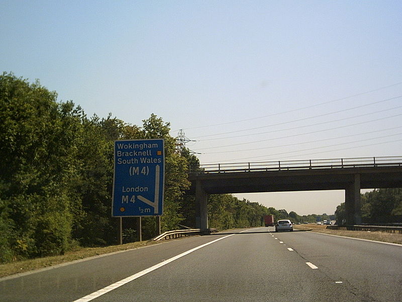 File:A329(M) Reading - Coppermine - 6858.JPG