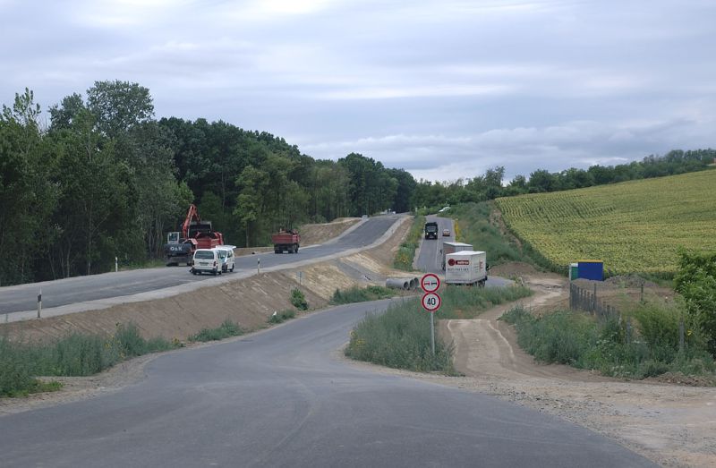 File:Hungarian road being straightened - Coppermine - 14672.jpg