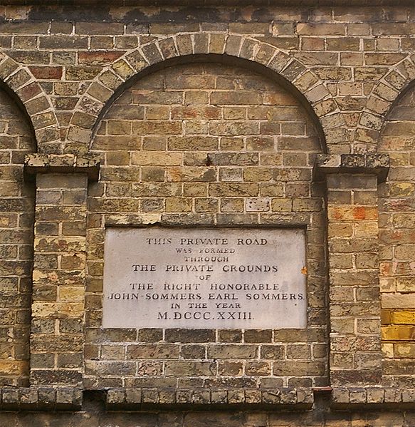 File:Plaque on south portal of Reigate Tunnel - Coppermine - 15483.jpg