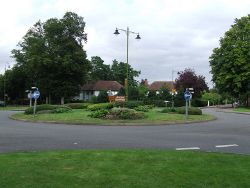 Uk's First Roundabout - Geograph - 531288.jpg