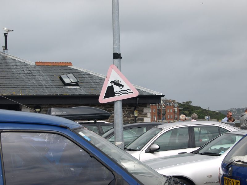 File:Warning sign in Padstow Harbour car park.JPG
