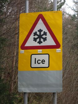 A832 Ice warning.jpg