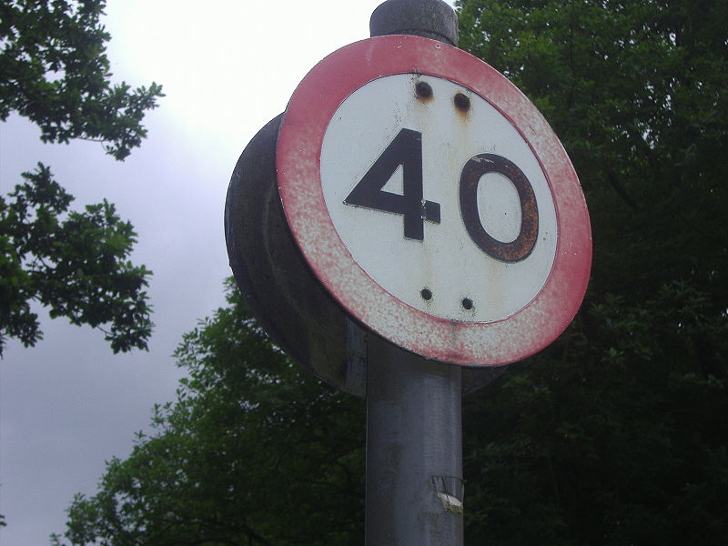 File:40mph repeater East Finchley - Coppermine - 22274.JPG