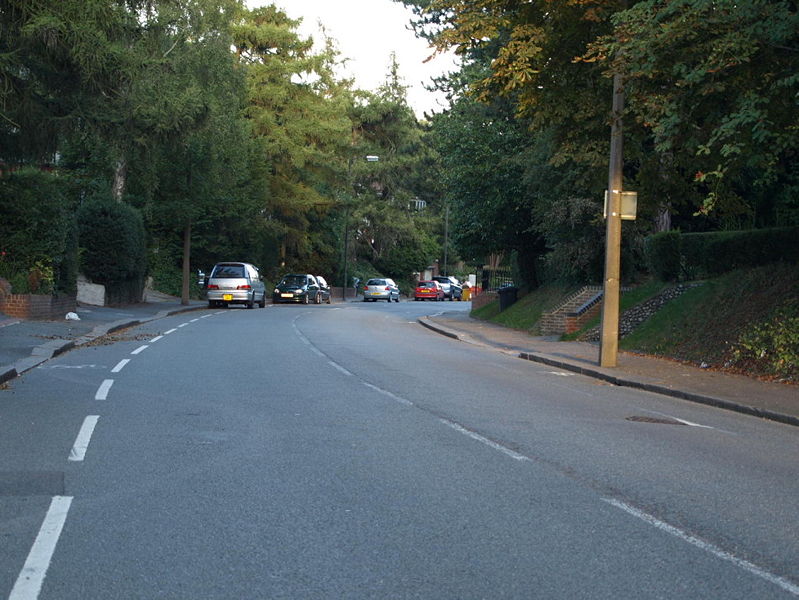 File:A2022 Foxley Lane, Purley.jpg