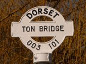 Gussage All Saints- detail of Ton Bridge finger-post - Geograph - 1741339.jpg