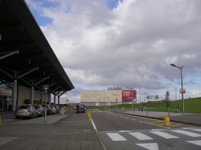 File:20161023-12531 - Cork Airport New Terminal - 51.849151N 8.489084W.jpg