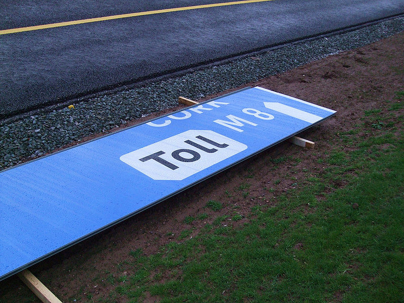 File:New M8 'Toll' signage, junction 14 - Coppermine - 21855.jpg