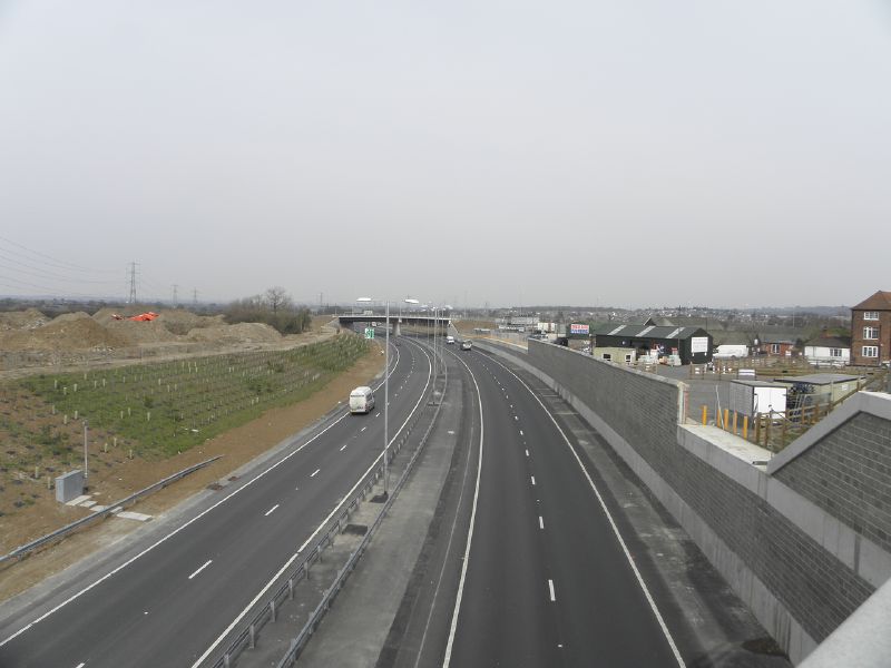File:A13 A130 Link Road look north 2013.JPG