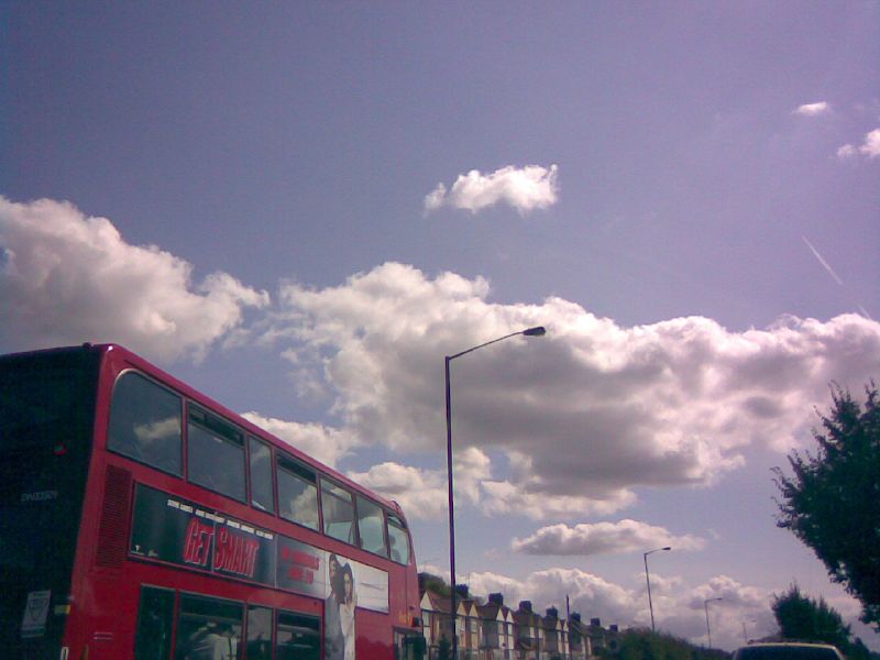 File:Urbis ZX2 on Southend Road - Coppermine - 19633.jpg