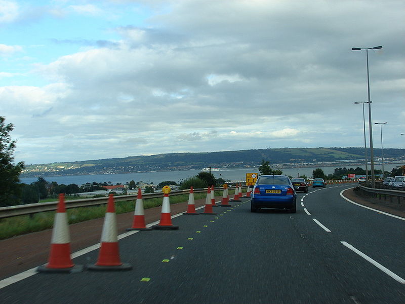 File:M2 SB approaching the foreshore - Coppermine - 14629.jpg