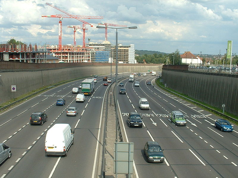 File:A406 Southend Road - Coppermine - 14813.JPG