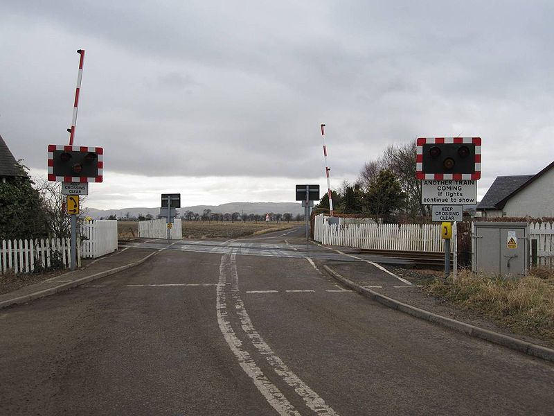 File:Templehall level crossing.jpg