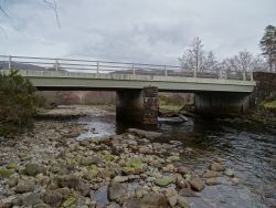 A832 Kinlochewe - bridge from south.jpg