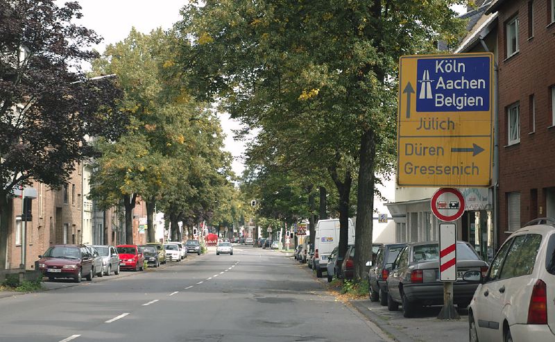 File:Suburban Street in Eschweiler, Germany - Coppermine - 15234.jpg