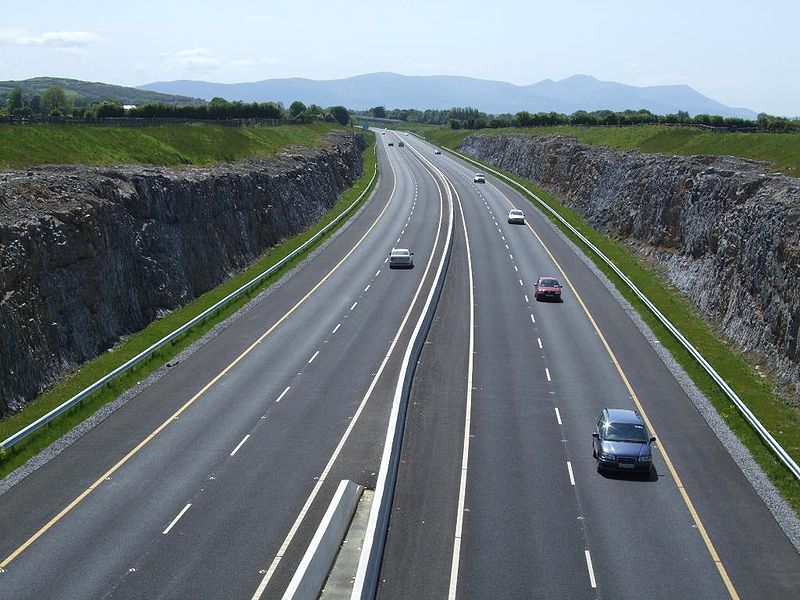 File:M8, 4 km north of Cashel, Co. Tipperary - Coppermine - 22252.jpg