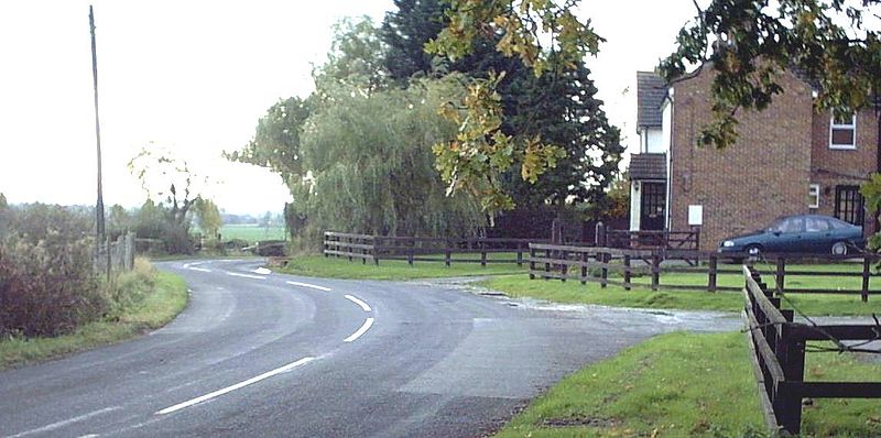 File:B2067 between Ruckinge and Hamstreet (Kent) - Coppermine - 3990.jpg