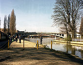 Reading Bridge, River Thames - Geograph - 482247.jpg