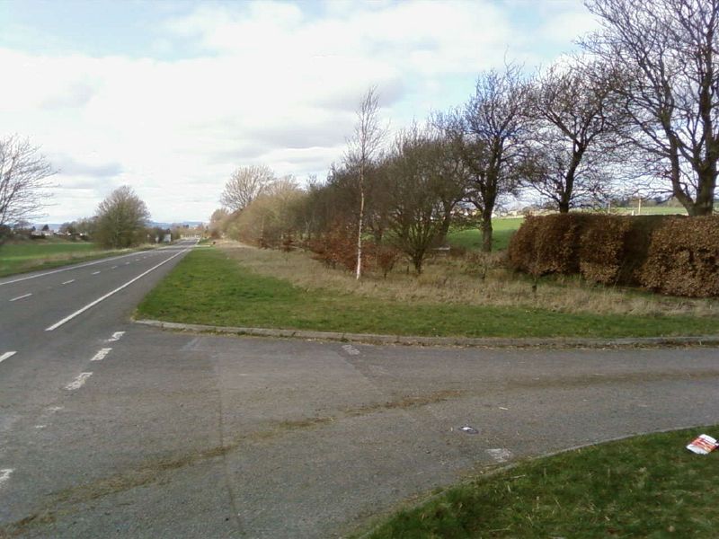 File:Old lane markings on former A74.jpg