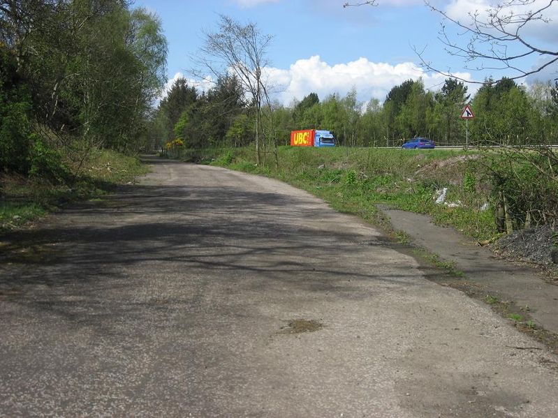 File:Abandoned section of A8 between Bishopton & Langbank - Coppermine - 17968.JPG