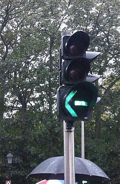 File:Serco traffic signal head, Dublin - Coppermine - 8938.jpg