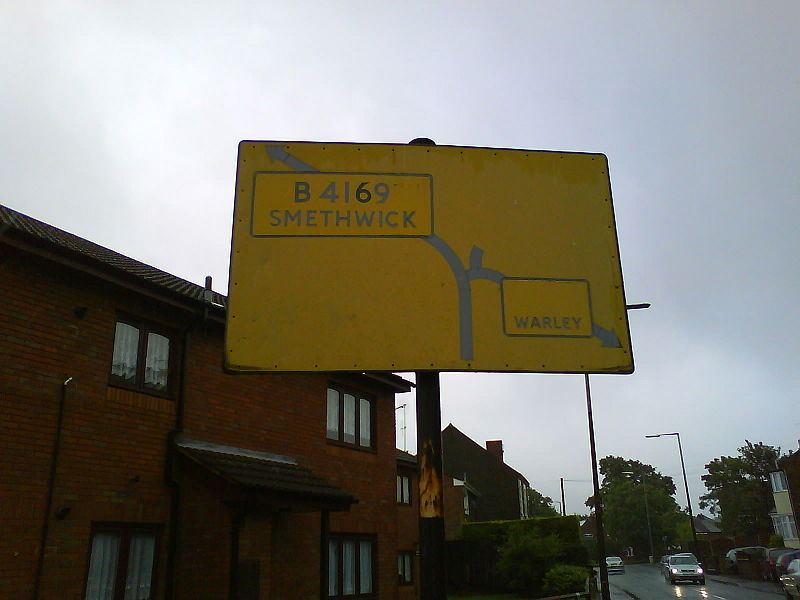 File:Direction sign in Langley Green, Sandwell - Coppermine - 22354.JPG