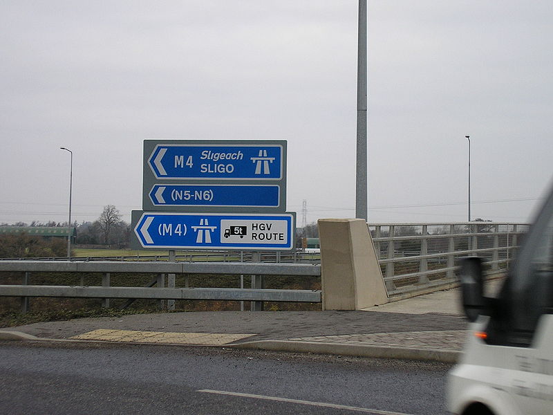 File:Entry to motorway sign - Coppermine - 4720.JPG