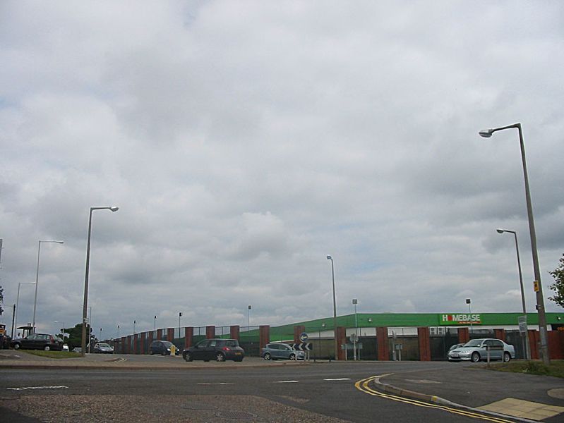 File:German style concrete columns, Poole Dorset - Coppermine - 7345.jpg