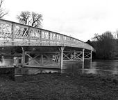 Whitchurch Bridge, River Thames - Geograph - 509397.jpg