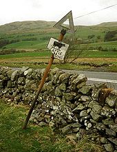 Cattle Crossing sign beside A76 - Coppermine - 23319.jpg