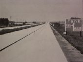 Indian-concrete-journal-autobahn-005-tankstelle-sign.jpg