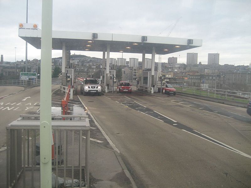 File:A92 Tay Road Bridge tolls - Coppermine - 16730.jpg