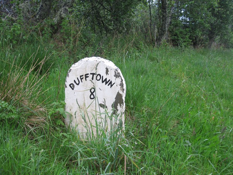 File:B9009 Milestone - Dufftown 8.jpg