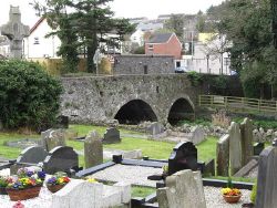 The three arched Regent Bridge over the R Lagan - Geograph - 5350735.jpg