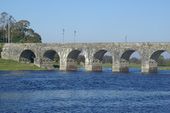 Bridge over river Shannon - Geograph - 651126.jpg