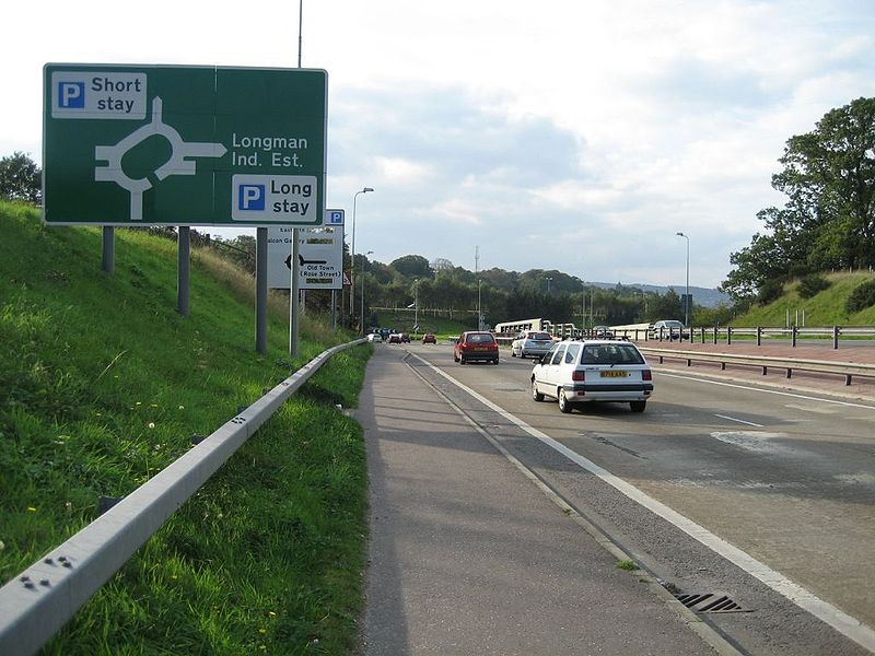 File:Inverness car park signs - Coppermine - 8520.jpg