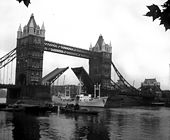 Tower Bridge - Geograph - 1322748.jpg